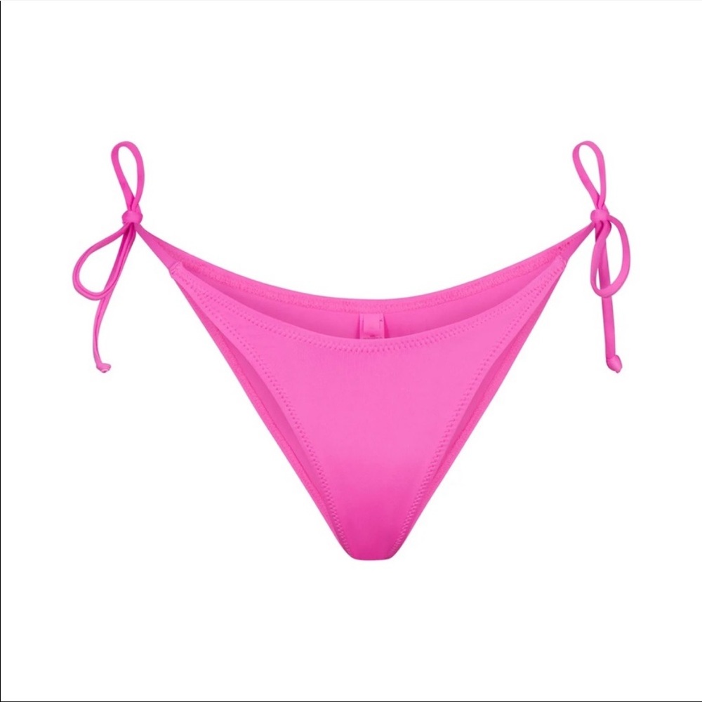 Skims dipped tie bikini bottoms in taffy